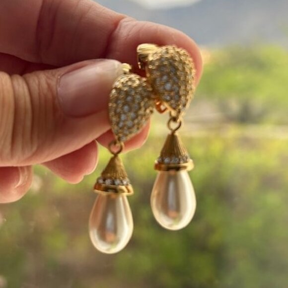 CHRISTIAN DIOR Gold Swarovski Crystal Tear Drop Pearl EARRINGS - Picture 4 of 13